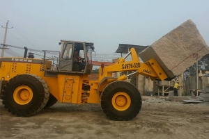 block handling wheel loader